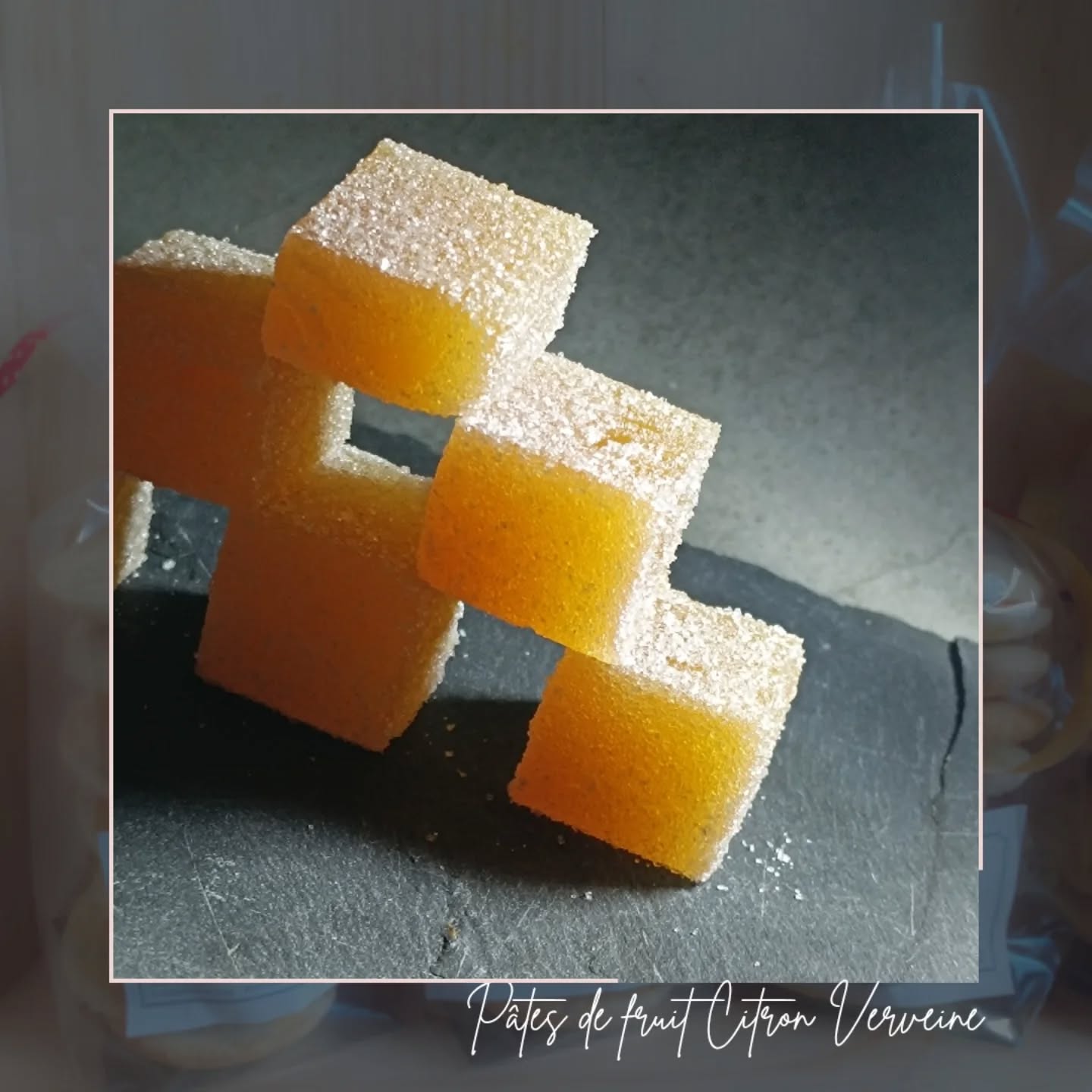 🍋 PATES DE FRUITS CITRON VERVEINE 🍋

Fondantes avec très peu d'acidité, une pointe herbacée et une bonne longueur en bouche.

-
#citron #verveine #patesdefruits #confiserie #lesartsatable