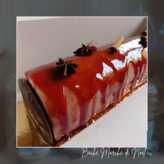 🎄 BUCHE MARCHÉ DE NOËL 🎄

Biscuit pain d'épices 
Confit d'orange amère 
Mousse cannelle 
Glaçage vin chaud 

-
#buchedenoel #christmascake #orange #cannelle #vinchaud