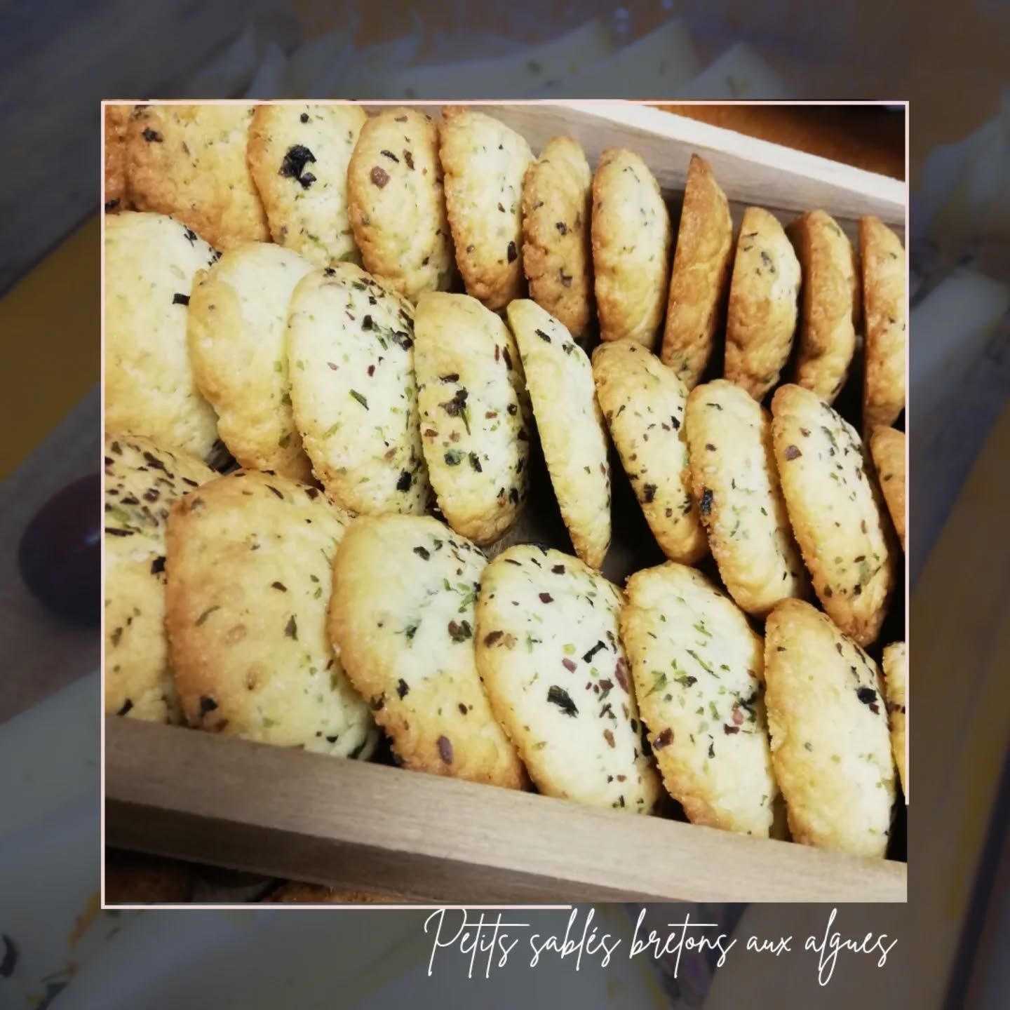 🌊 PETITS SABLÉS AUX ALGUES 🌊

Petits sablés bretons aux algues avec une pointe de fleur de sel. Tout en finesse et terriblement gourmand.

-
#sablebreton #algues #lesartsatable #saintfulgent