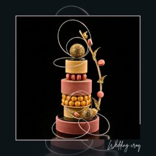 💍 WEDDING CROQ 💍

Wedding croq "sphérique" designed by @jeanphilippewalser et réalisée par notre équipe lors du stage donné par @coursdepatisserieecole 

Mention spéciale pour la nougatine au quinoa soufflé.

-
#weddingcroq #weddingcake #croquembouche #lesartsatable
