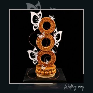 💍 WEDDING CROQ 💍

Wedding croq "Alliances" by @jeanphilippewalser 
Pièce réalisée par notre groupe lirs d'une formation chez @coursdepatisserieecole 

Et prochainement sur commande ici 😀

-
#weddingcake #weddingcroq #croquembouche #lesartsatable #nougatine