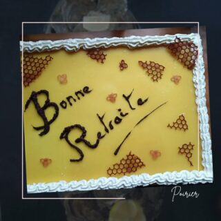 🍐 POIRIER 🍐

Commande pour fêter le départ en retraite de l'apiculteur local.

Un poirier avec un pain de Gênes, deux variétés de poires pochées dans un sirop poivre de timut et fève de tonka, mousse poire vanille, glaçage au curcuma.

Le tout avec une belle réduction du sucre pour laisser toute sa place à la poire.

-
#entremet #gateauauxfruits #poirier #gateauauxpoires #poires #poivredetimut #fevedetonka #lesartsatable #saintfulgent