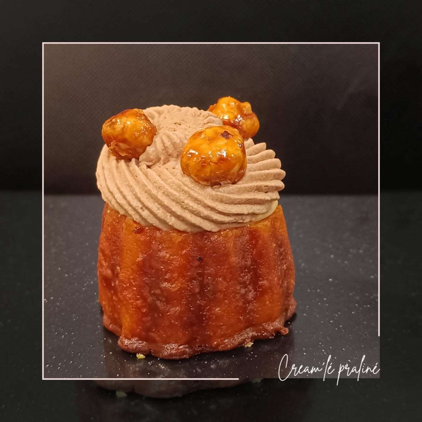 🇯🇵🇫🇷 CREAM'LE PRALINE 🇫🇷🇯🇵
Il y a un mois ce délicieux cream'lé d'après une recette du chef @cyrilsannicolas était dégusté à #Nagoya . Un délicieux praliné, un crémeux citron, surmonté d'une ganache montée fondante et de noisettes caramélisées.
-
#creamle #noisette #praliné #citron #maisoncreamle #japon #lesartsatable #saintfulgent