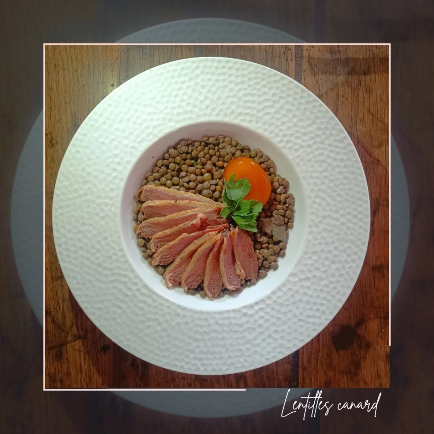 🦆 LENTILLES & MAGRET DE CANARD 🦆

Lentilles vertes du Puy, magret de canard fumé, jaune d'oeuf confit dans de la sauce soja.

-
#lentillesvertes #magretfumé #oeufconfit #lesartsatable #saintfulgent